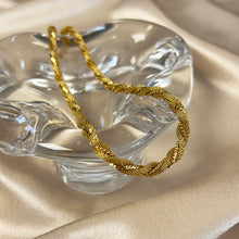 Load image into Gallery viewer, Vintage Twisted Gold-Tone Mesh Necklace
