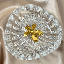 Load image into Gallery viewer, Vintage Black Enamel &amp; Gold-Tone Floral Brooch

