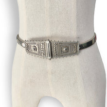 Load image into Gallery viewer, Vintage Stretch Silver Statement Belt
