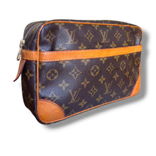 Load image into Gallery viewer, Vintage 1988 Louis Vuitton Monogram Compiègne 28 Clutch
