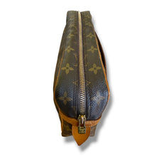 Load image into Gallery viewer, Vintage 1988 Louis Vuitton Monogram Compiègne 28 Clutch
