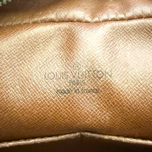 Load image into Gallery viewer, Vintage 1988 Louis Vuitton Monogram Compiègne 28 Clutch
