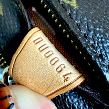 Load image into Gallery viewer, Vintage Louis Vuitton Monogram Cabas Mezzo Tote
