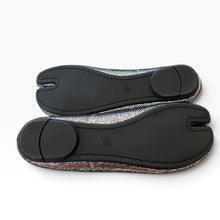 Load image into Gallery viewer, AN Ndoob Metallic Tabi-Style Ballet Flats – Size 38
