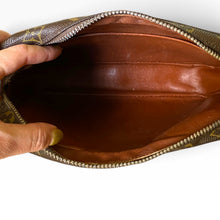 Load image into Gallery viewer, Vintage 1986 Louis Vuitton Compiegne 23 Monogram Clutch

