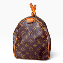 Load image into Gallery viewer, Vintage Louis Vuitton Monogram Speedy 30 – 1991

