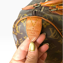 Load image into Gallery viewer, Vintage Louis Vuitton Monogram Speedy 30 – 1991
