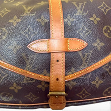 Load image into Gallery viewer, Vintage Louis Vuitton Saumur 30 Monogram Crossbody Bag
