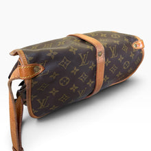 Load image into Gallery viewer, Vintage Louis Vuitton Saumur 30 Monogram Crossbody Bag

