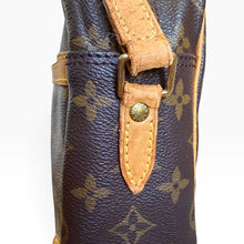 Load image into Gallery viewer, Vintage Louis Vuitton Trocadéro 30 Monogram Crossbody Bag
