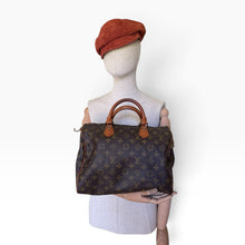 Load image into Gallery viewer, Vintage Louis Vuitton Monogram Speedy 30 – 1991
