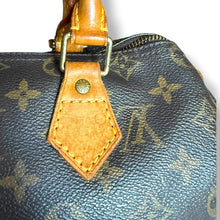 Load image into Gallery viewer, Vintage Louis Vuitton Monogram Speedy 25
