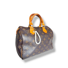 Load image into Gallery viewer, Vintage Louis Vuitton Monogram Speedy 25
