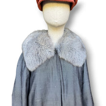 Load image into Gallery viewer, Vintage Silver Grey Coat with Removable Fur Lining &amp; Sheepskin Collar

