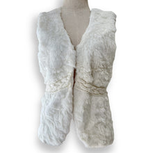 Load image into Gallery viewer, Cute Vintage Faux Fur Gilet
