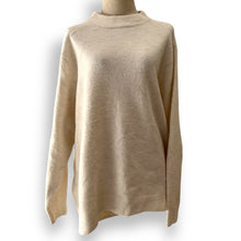 Load image into Gallery viewer, Vintage Wool Crew Neck Jersey
