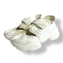 Load image into Gallery viewer, Nike Aqua Rift – Triple White - UK4
