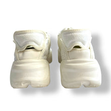 Load image into Gallery viewer, Nike Aqua Rift – Triple White - UK4
