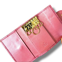 Load image into Gallery viewer, Gucci Pink Guccissima Leather Heart Lock Key Holder
