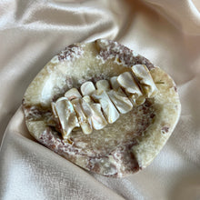 Load image into Gallery viewer, Vintage Mother of Pearl Shell Bracelet
