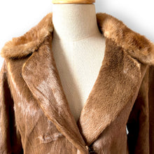 Load image into Gallery viewer, Beautiful Vintage Shaved Mink Coat with Large Collar
