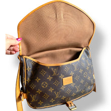 Load image into Gallery viewer, Vintage Louis Vuitton Saumur 30 – Monogram Canvas
