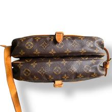 Load image into Gallery viewer, Vintage Louis Vuitton Saumur 30 – Monogram Canvas
