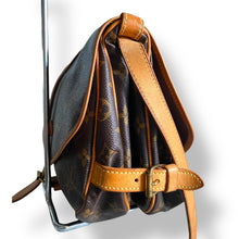 Load image into Gallery viewer, Vintage Louis Vuitton Saumur 30 – Monogram Canvas
