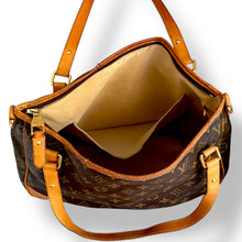 Load image into Gallery viewer, Louis Vuitton Monogram Estrella Shoulder Tote
