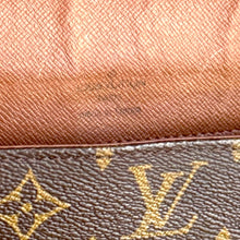 Load image into Gallery viewer, Louis Vuitton Monogram St Cloud Crossbody – Vintage with Character
