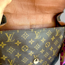 Load image into Gallery viewer, Louis Vuitton Monogram St Cloud Crossbody – Vintage with Character
