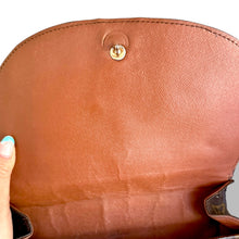 Load image into Gallery viewer, Louis Vuitton Monogram St Cloud Crossbody – Vintage with Character
