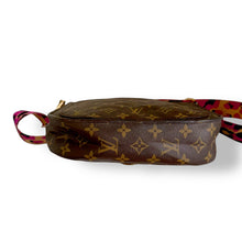 Load image into Gallery viewer, Louis Vuitton Monogram St Cloud Crossbody – Vintage with Character
