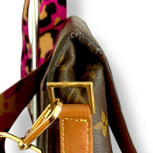 Load image into Gallery viewer, Louis Vuitton Monogram St Cloud Crossbody – Vintage with Character
