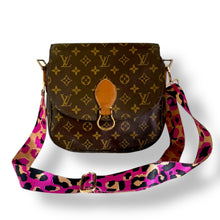 Load image into Gallery viewer, Louis Vuitton Monogram St Cloud Crossbody – Vintage with Character
