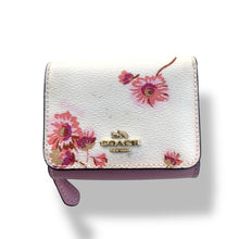 Load image into Gallery viewer, Pretty Vintage Coach Coin Purse
