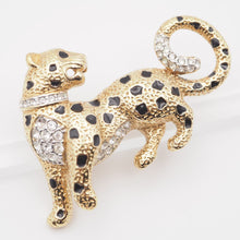 Load image into Gallery viewer, Vintage Attwood &amp; Sawyer 22kt Gold-Plated Leopard Brooch
